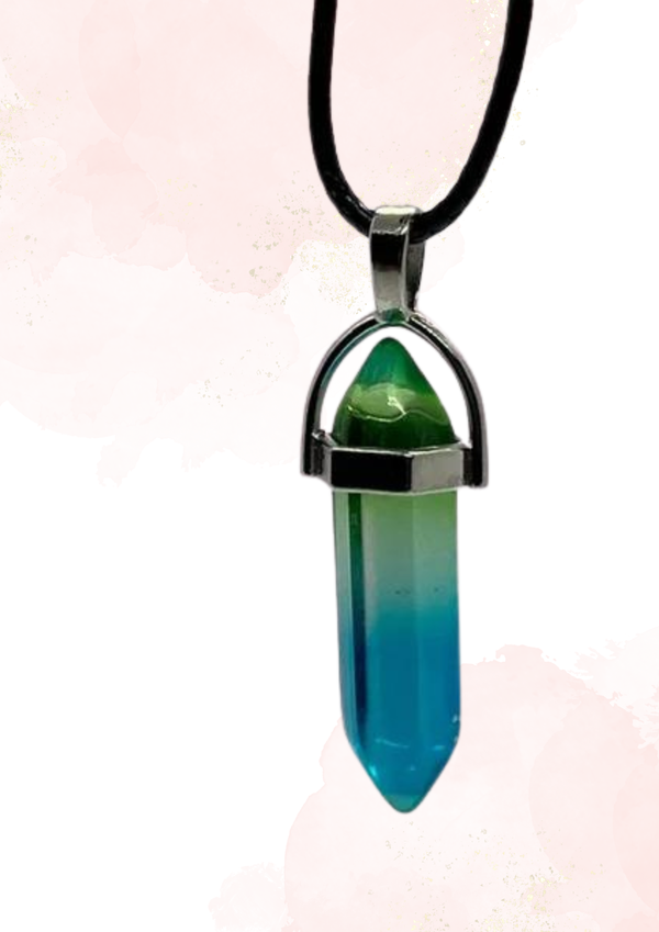 kristalhanger met leren ketting